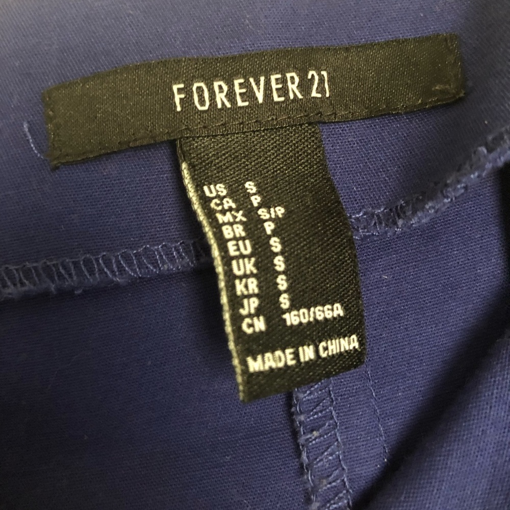 ☆ Forever 21 Zipper Shorts ☆ - Picture 4 of 8